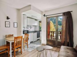 La Casita del Arbol by Cardi Suites, ξενοδοχείο σε Sallent de Gállego