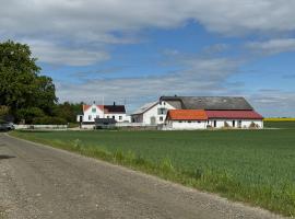 Kvarnviks Gård Close to Sea & Charming Country Stay, farma v destinaci Klagstorp