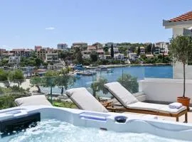 Villa Rozana - Beachfront Wellness Retreat