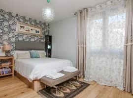 Rosana by cardi suites