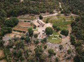 Finca Muntanya by SunVillas Mallorca, hotel di Escorca