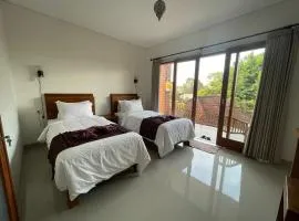 Umah Arya Homestay & Spa 2