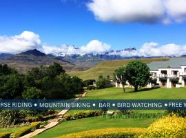 Mont Aux Sources Drakensberg Resort, hotel com piscina em Bonjaneni