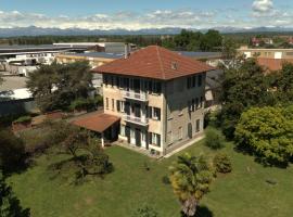 La Casina a Oleggio, hotel v destinaci Oleggio
