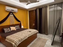 Boho Vibes Spacious Private Cozy space in Delhi, hotel v Novém Dillí