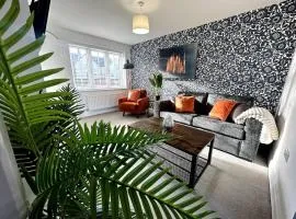 Park House by Blue Skies Stays