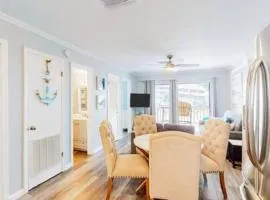 Locally Owned Condo At Las Palmas