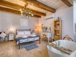 Gudja 2BR - A Home of Character in the Village Core