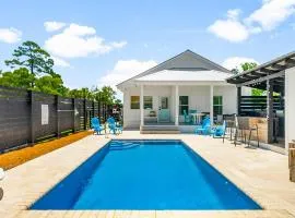 Pet Friendly Beach House - 6th Street Retreat by Panhandle Getaways