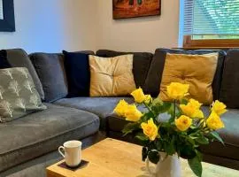 Acorn Lodge for Six with Hot Tub - Devon
