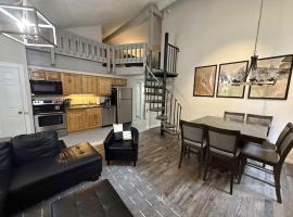 Mountain Villas Condo Retreat for 12，博因福尔斯的分租公寓