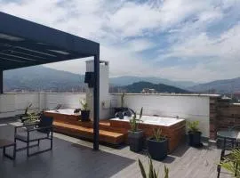 Laureles penthouse, jacuzzi-rooftop fun in the sun