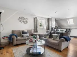 Cosy & Central Brockenhurst Flat, 2BR