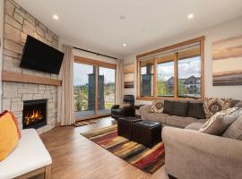 Elk Creek A103 private hot tub, Hotel in Fraser