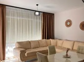 Gjiri Lalzit Home