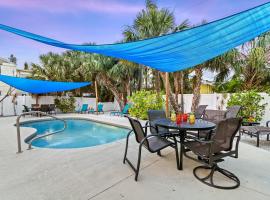 Holmes Getaway - Pet-Friendly, Pool, Walk to The Beach on AMI โรงแรมในโฮล์มส์ บีช