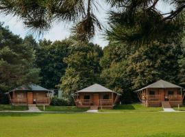 Trio Lodge, holiday park in Zeewolde