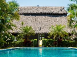 Departamento en Manzanillo a 5 min de playa, hotel with parking in Manzanillo