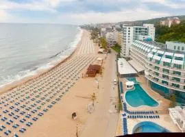 Budget Beachfront Golden sands