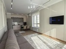 Просторная трехкомнатная квартира с панорамным видом на горы