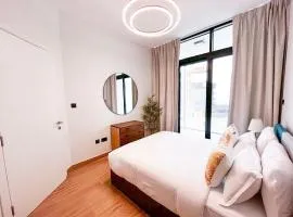 Central Stay 1 Bed Junior near Cleveland and Abu Dhabi Mall