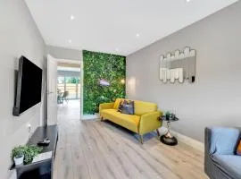 Travard at Heathrow 386a