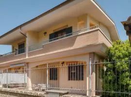 2 Bedroom Beautiful Home In Monterosi