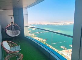 Luxury Romantic Sea View Apartment- إقامة هادئة إطلالة بحرية موقع استثنائي- Manama, hotel em Manama