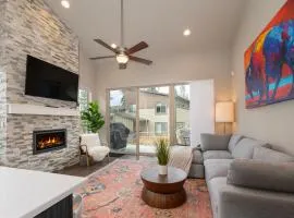 58 Journey Luxury townhome cabin, minutes from Winter Park Resort, trails, hiking