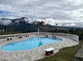 Accommodation Cabin Lake Calima Spectacular Court