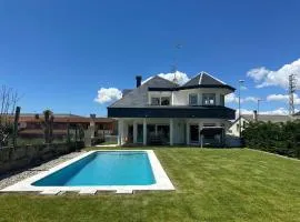 Villa Paxariño