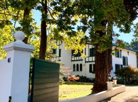 Maison Cuevas, guest house in Biarritz