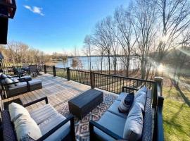 Tucked Away on the Ridge - Quiet Fall Lake Retreat โรงแรมในCadiz