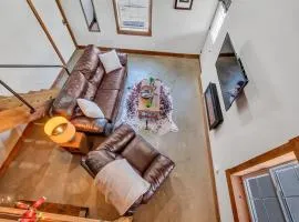 The Den at J-Barn - Secluded Retreat