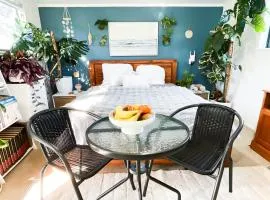 Bed And Breakfast at Tirohanga Beach