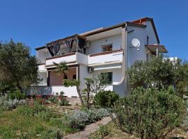 Apartments by the sea Barbat, Rab - 14247, hotel in Rab