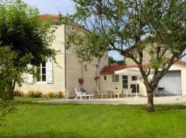 Gîte de charme près du lac du Der avec jardin clos, 4 chambres, parking privé, et équipements modernes - FR-1-611-13