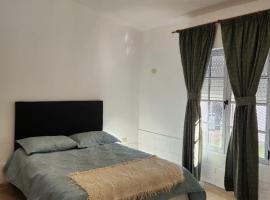 Las Golondrinas, hotel in Santa Rosa