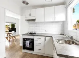 Rosebud Beachfront Haven Coastal Bliss Five