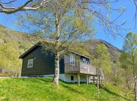 Awesome Home In Ørsta