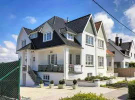 5 Bedroom Beautiful Home In Westende