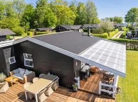 2 Bedroom Cozy Home In Juelsminde
