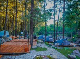 Jolotundo Glamping and Edupark, lều trại sang trọng ở Sagi