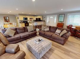 Lakefront - Private Dock - Fishing & Swimming, hôtel à Cadiz