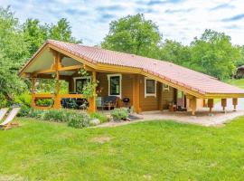 Chalet 17 tournesol Mauroux, cabin in Mauroux