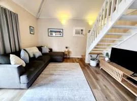 Ocean Breeze Loft Villa With Pool, Tennis Court & Playground!