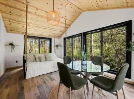 The Greenhouse NEW - 450ft to Trailhead