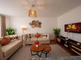 Arabella Ember - Fully Equipped Boho-Chic Apartment in Karen