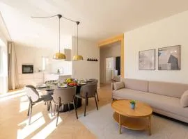 Newly Renovated 2BR with Balcony