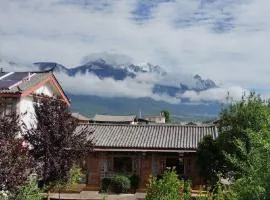 登巴雪山国际青年客栈